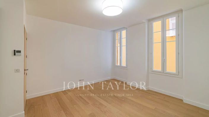 Image No.20-3 Bed Apartment for sale