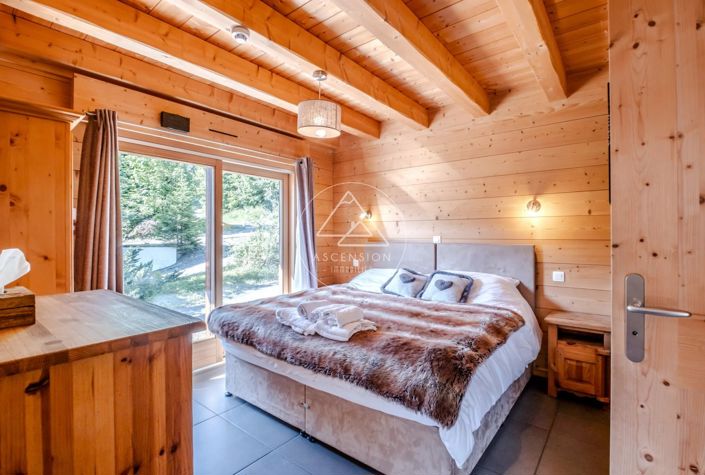 Image No.25-7 Bed House for sale