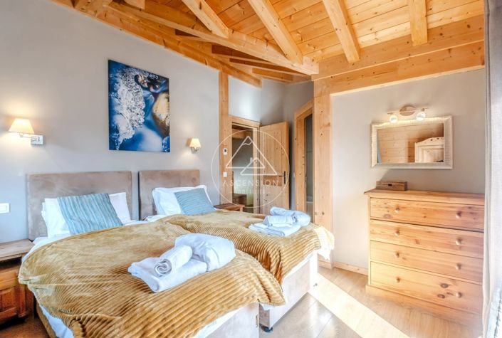 Image No.26-7 Bed House for sale