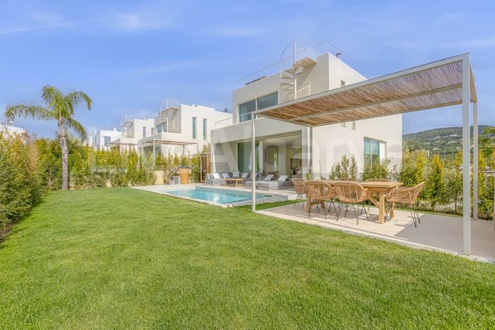 Image No.18-3 Bed House for sale
