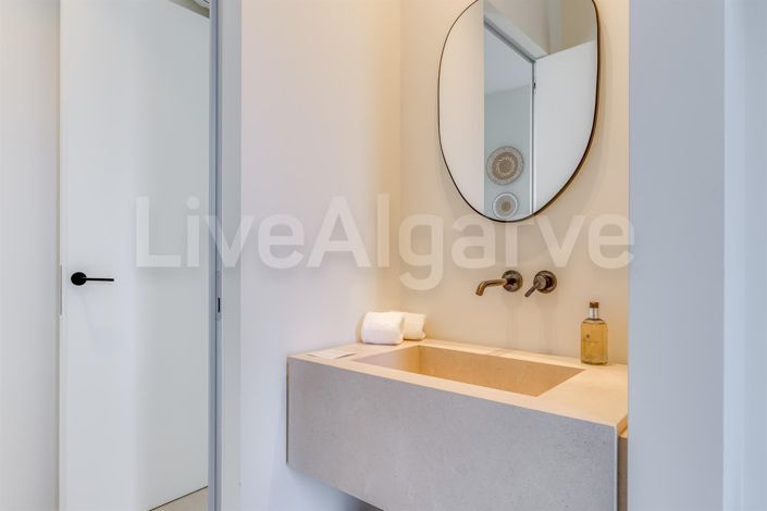Image No.29-3 Bed House for sale