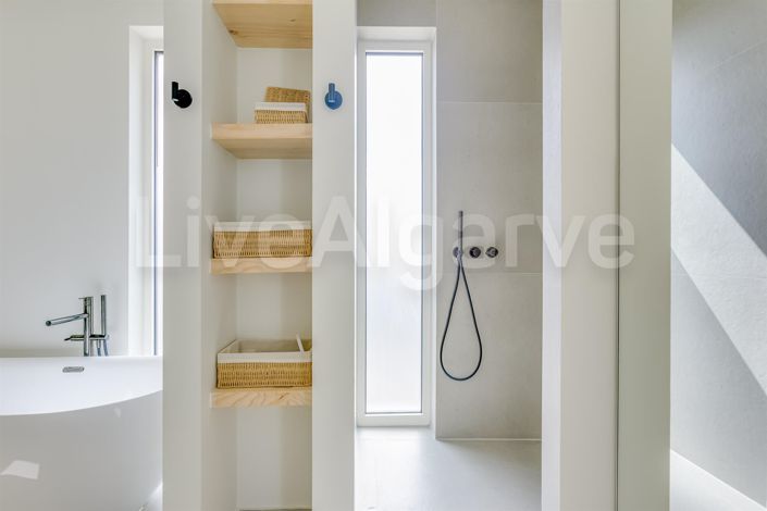 Image No.37-3 Bed House for sale
