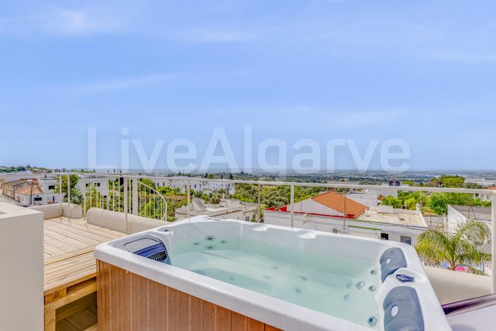 Image No.41-3 Bed House for sale