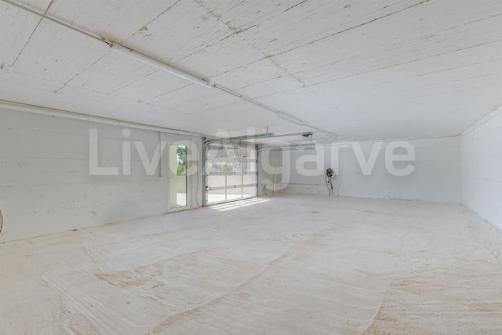 Image No.42-3 Bed House for sale