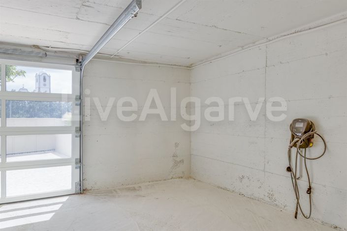 Image No.43-3 Bed House for sale