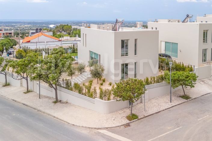 Image No.46-3 Bed House for sale