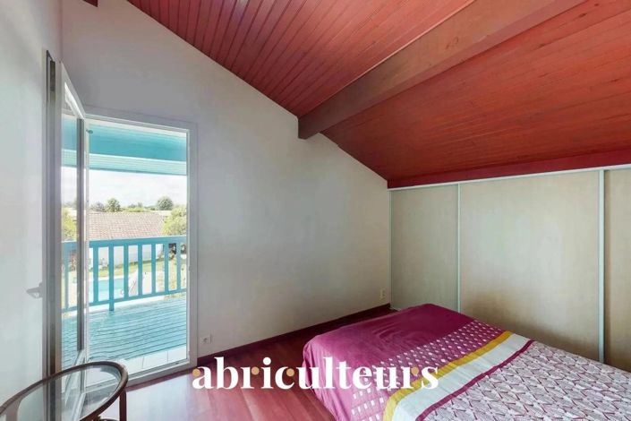 Image No.13-4 Bed House for sale
