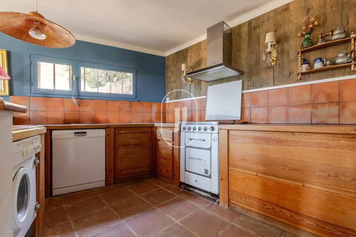 Image No.5-2 Bed House for sale
