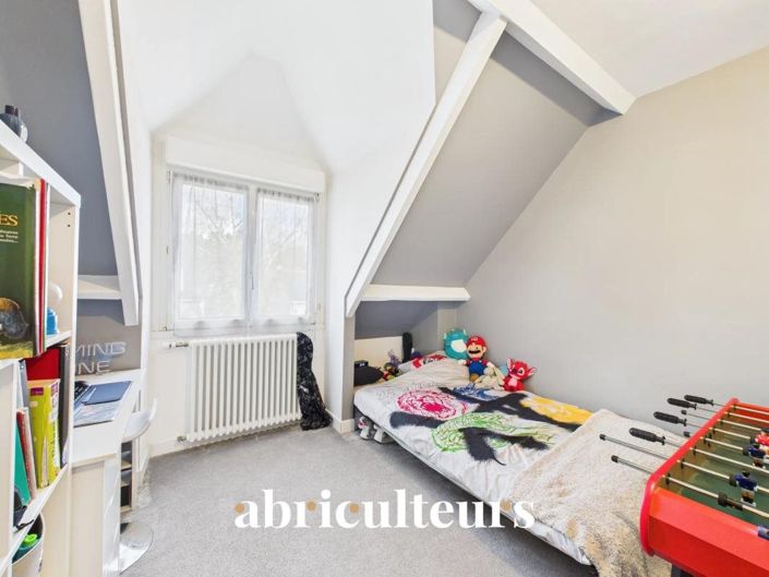 Image No.7-5 Bed House for sale