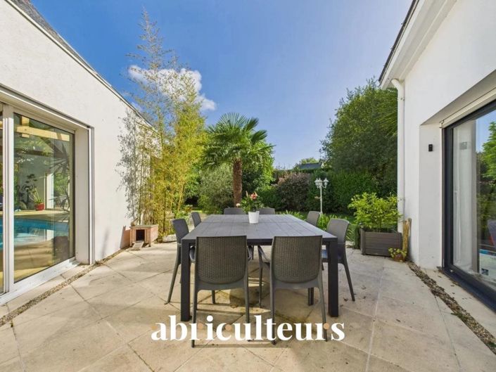 Image No.6-4 Bed House for sale