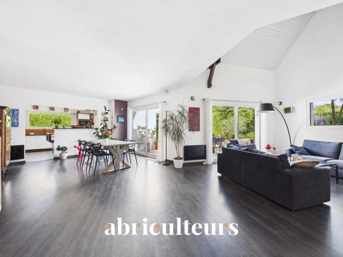 Image No.8-4 Bed House for sale