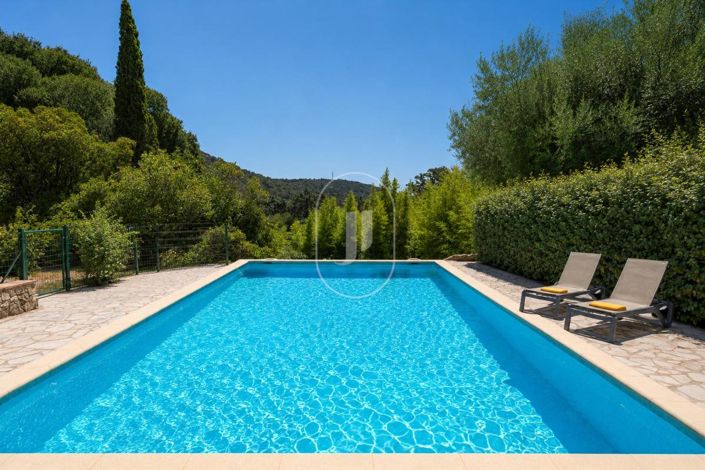 Image No.3-8 Bed House for sale