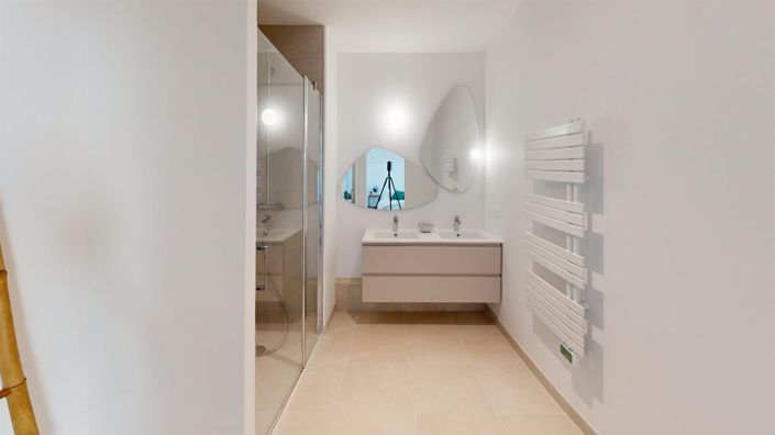 Image No.18-4 Bed Apartment for sale