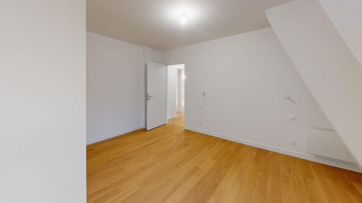 Image No.24-4 Bed Apartment for sale