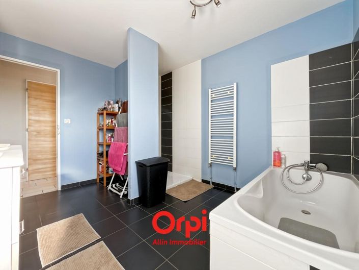 Image No.14-3 Bed House for sale