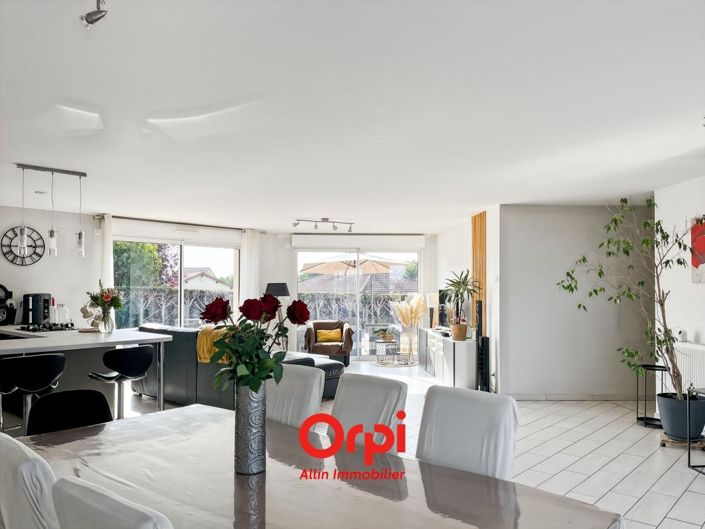Image No.22-3 Bed House for sale