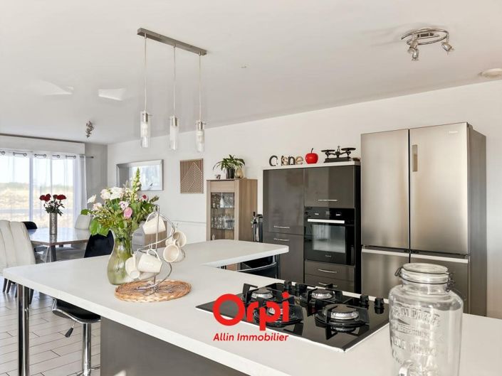Image No.25-3 Bed House for sale