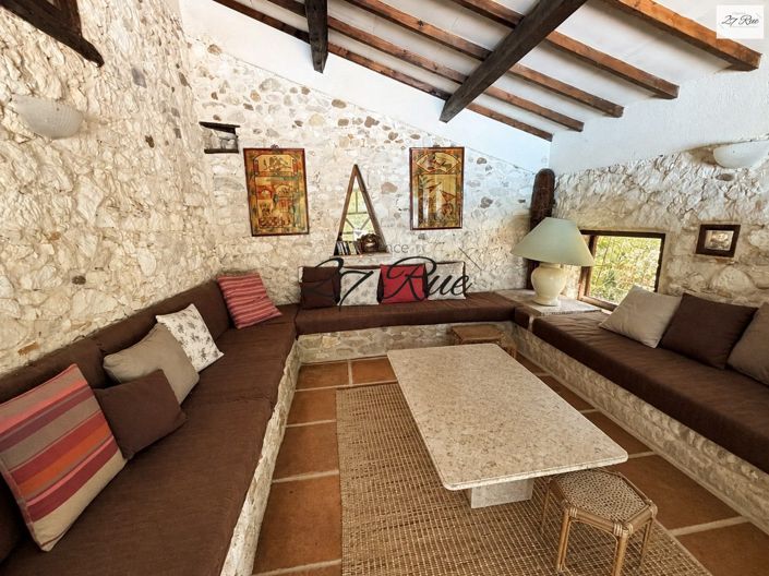 Image No.10-5 Bed Property for sale
