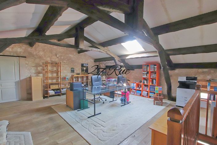 Image No.22-5 Bed Property for sale
