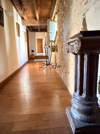Image No.5-5 Bed Property for sale