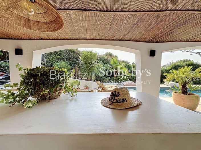 Image No.17-6 Bed House for sale