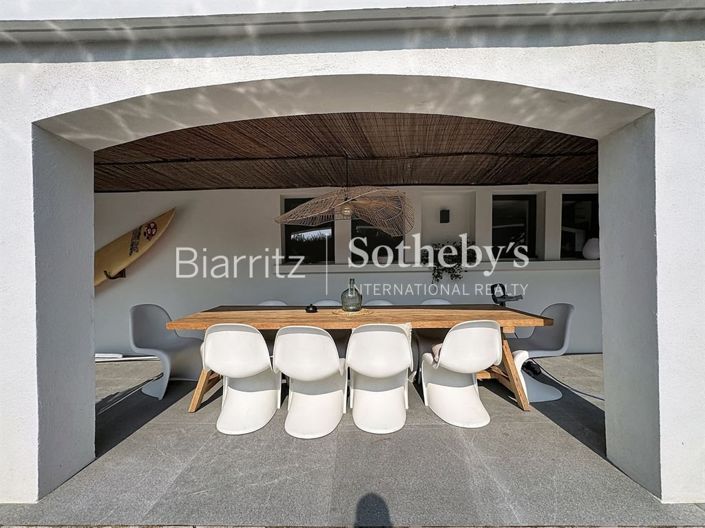 Image No.18-6 Bed House for sale