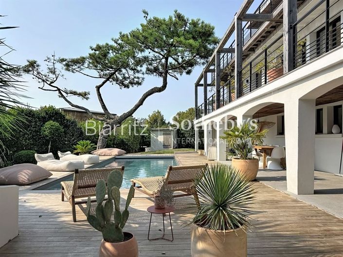 Image No.19-6 Bed House for sale