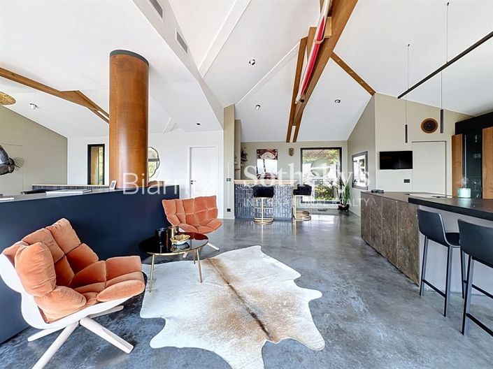 Image No.5-6 Bed House for sale