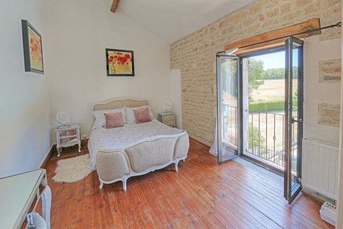 Image No.18-5 Bed House for sale