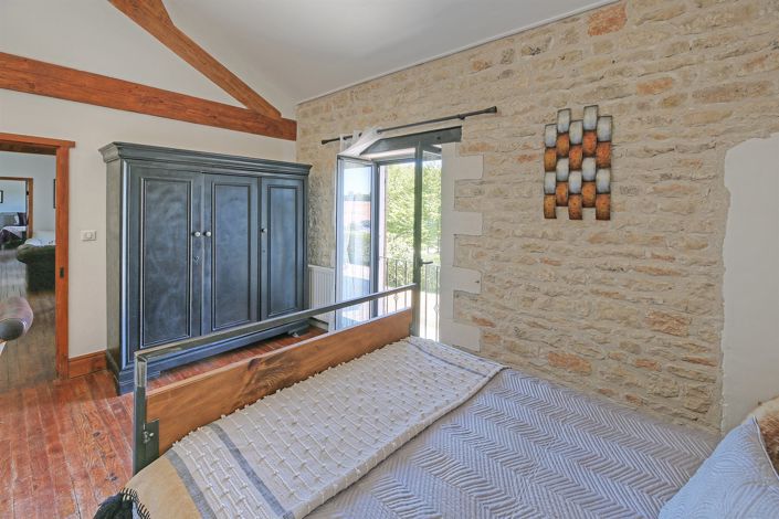 Image No.19-5 Bed House for sale