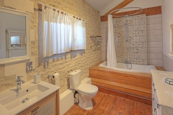 Image No.20-5 Bed House for sale