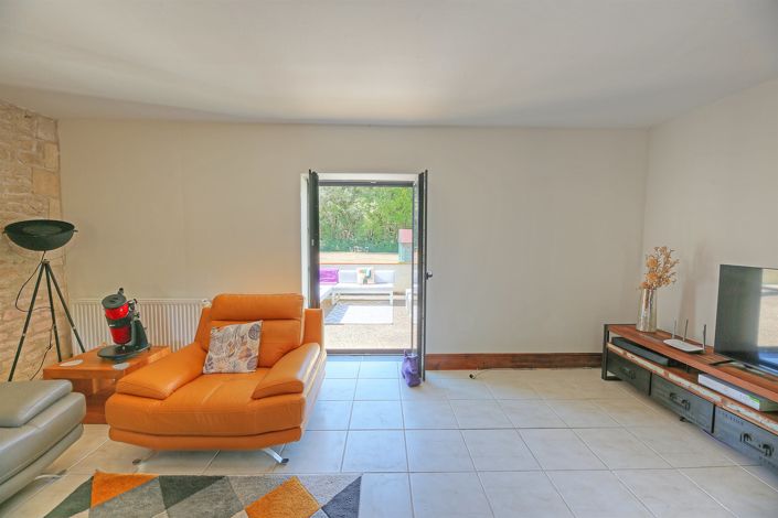 Image No.6-5 Bed House for sale