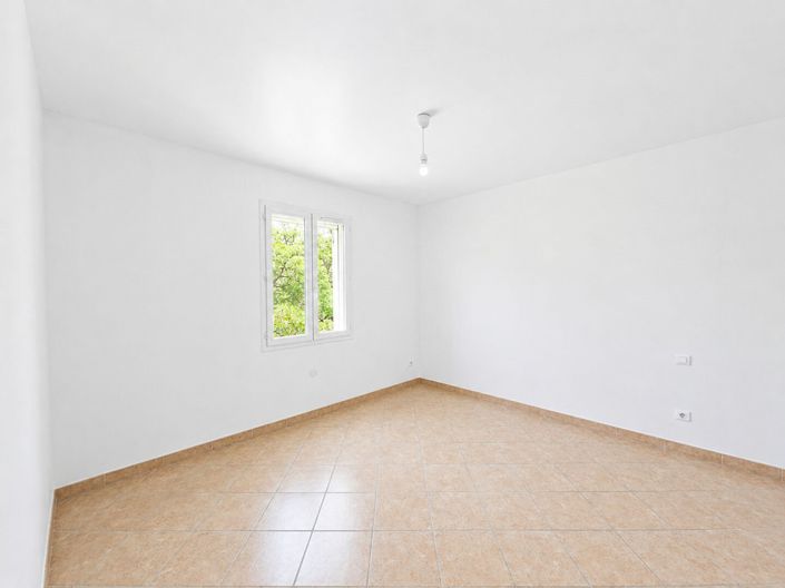 Image No.13-4 Bed House for sale