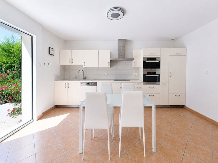Image No.3-4 Bed House for sale