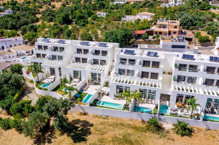 Image No.18-4 Bed House for sale