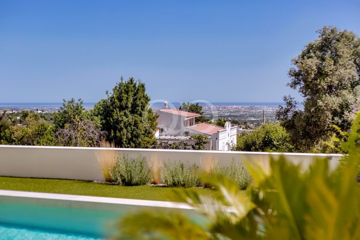 Image No.24-4 Bed House for sale