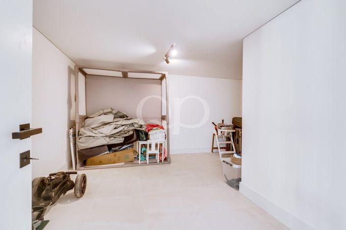 Image No.44-4 Bed House for sale