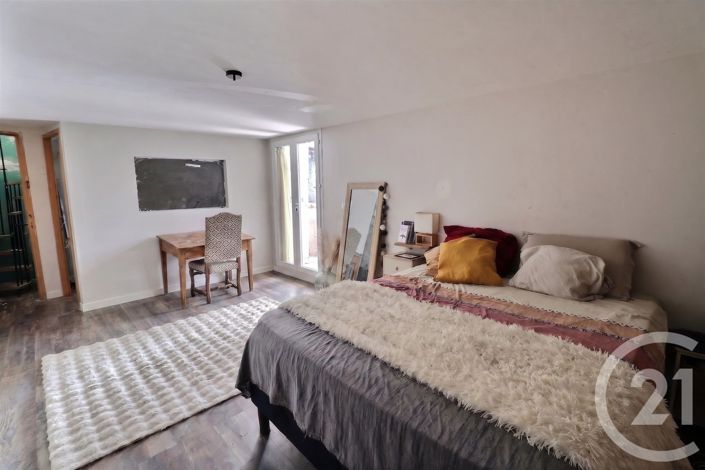 Image No.13-3 Bed House for sale