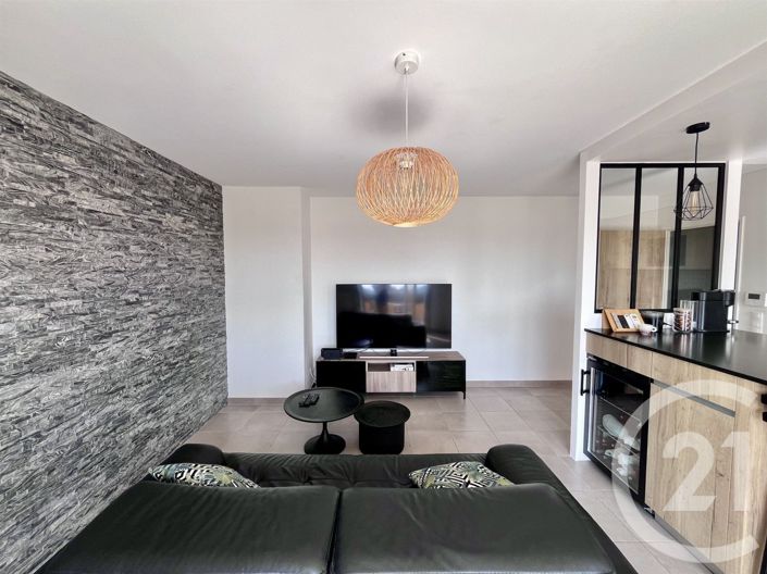 Image No.11-3 Bed Apartment for sale