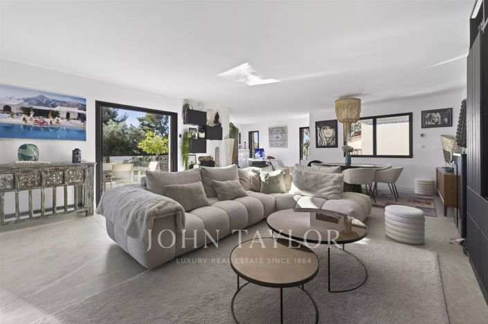Image No.5-4 Bed House for sale