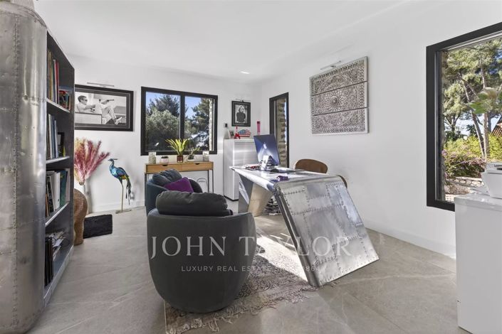 Image No.6-4 Bed House for sale