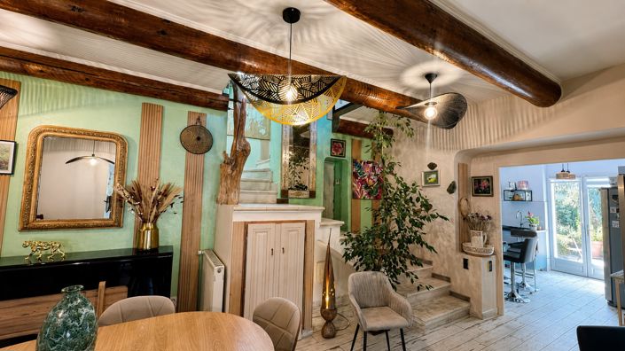 Image No.8-5 Bed House for sale