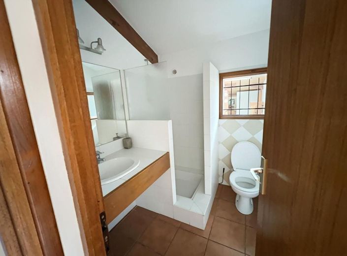 Image No.10-4 Bed House for sale