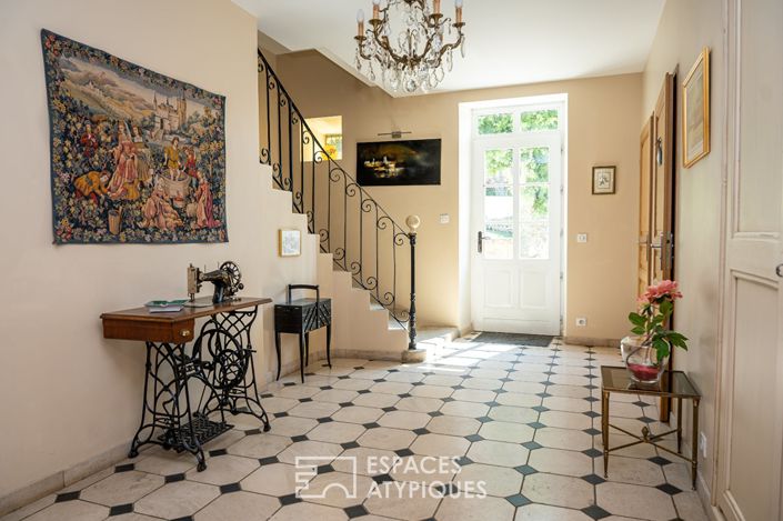 Image No.8-6 Bed House for sale