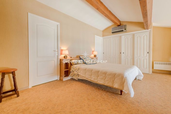 Image No.12-3 Bed Apartment for sale