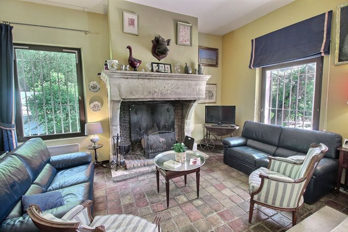 Image No.8-5 Bed House for sale