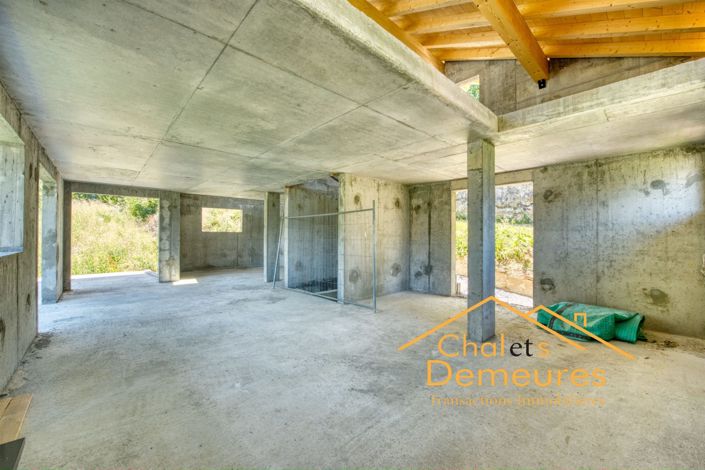 Image No.3-5 Bed House for sale