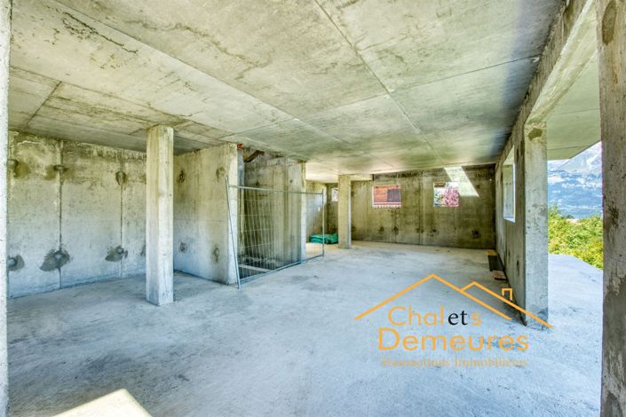 Image No.5-5 Bed House for sale