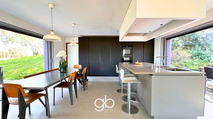 Image No.13-5 Bed House for sale