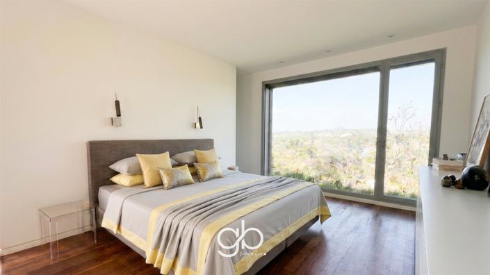Image No.16-5 Bed House for sale